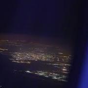 Ночной Полет Самолета Над Городом