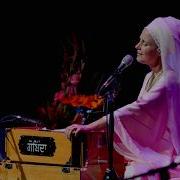 Snatam Kaur Ong Namo Live