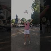 А Вокруг Голуби С Ладошки Кормятся