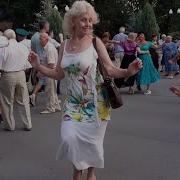 За Околицей Цветет Вишня Спелая