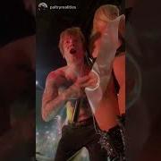 Как Прни Трогают Письку Девушки