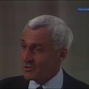 В Землянке Константин Симонов