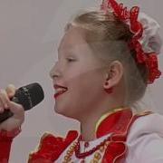 Рассыпала Маланья Бобы