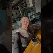 На Этой Улице День Начинается С Чашки Кофе