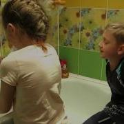 Эротические Видео Дочь Дрочит В Ванной