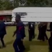 Негры Танцуют С Гробом Проститутки